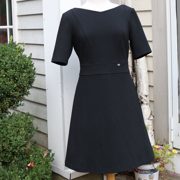 Zarina Black Slight V-Neck Stretch Crepe Shortsleeve A-Line Dress Sz 42 (US 12) - Picture 1 of 8